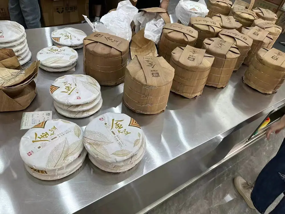 宝鸡回收大益普洱茶2015年生茶熟茶图3